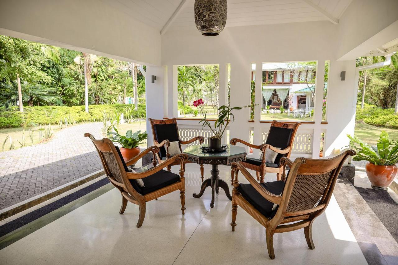 Отель The Flame Tree Estate &